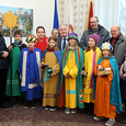 Sternsinger bei Pühringer / Denise Stinglmayr Sternsinger aus der Stadtpfarre Linz 2014/15 bei Landeshauptmann Pühringer