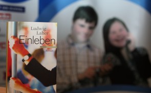 Lesung mit Ludwig Laher aus 'Einleben'. © Dachverband Down-Syndrom Österreich