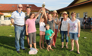 Die Minis aus Reichersberg sicherten sich den Pokal beim Wettkampf am dritten Minifest im Dekanat in Kirchdorf.