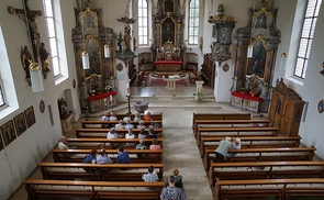 Bischöfe passen Regeln für Gottesdienste an Lockerungen an