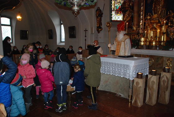 Hl. St. Nikolaus kam nach Pramet